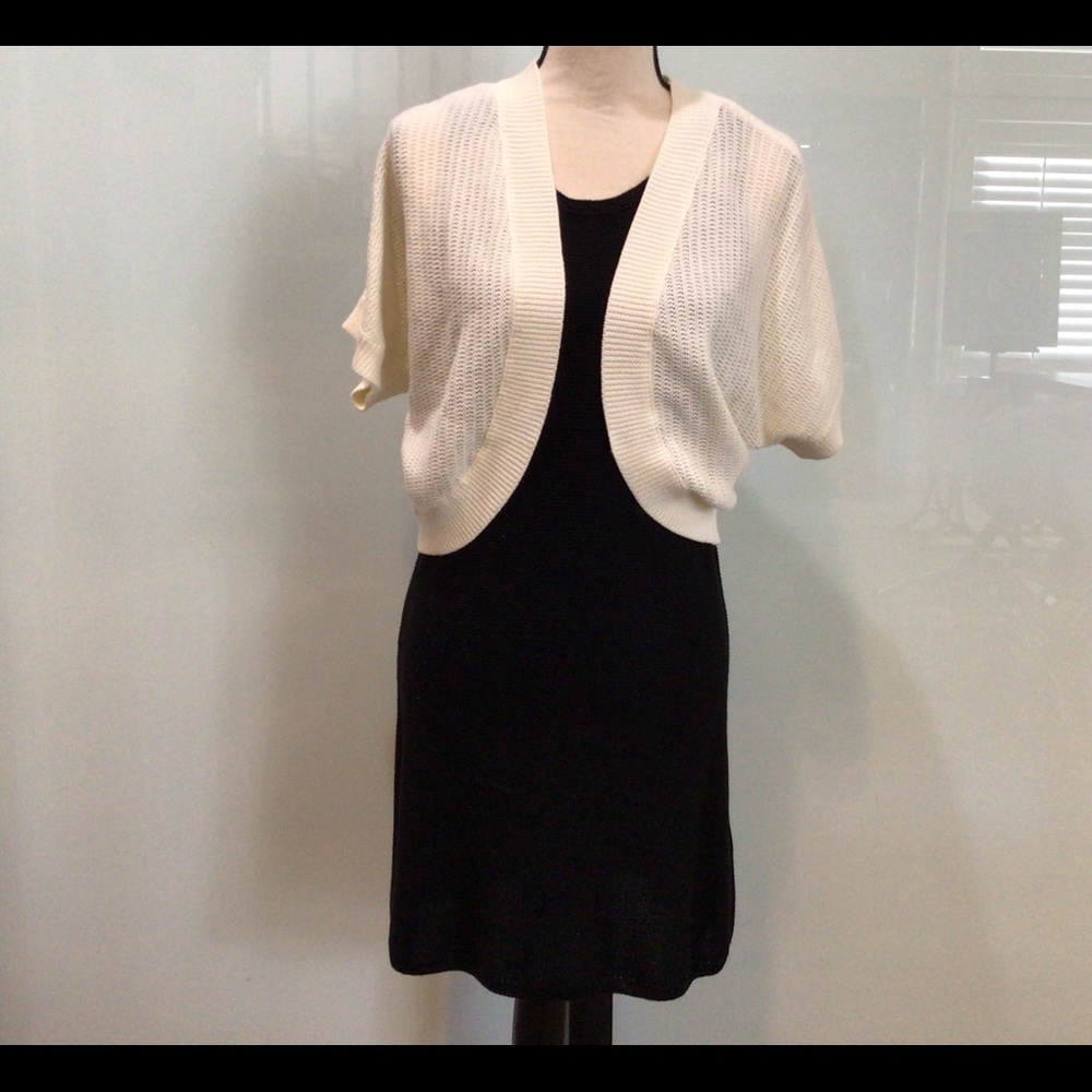 ANN TAYLOR CREAM COLORED COTTON WEAVE SZ L SHRUG